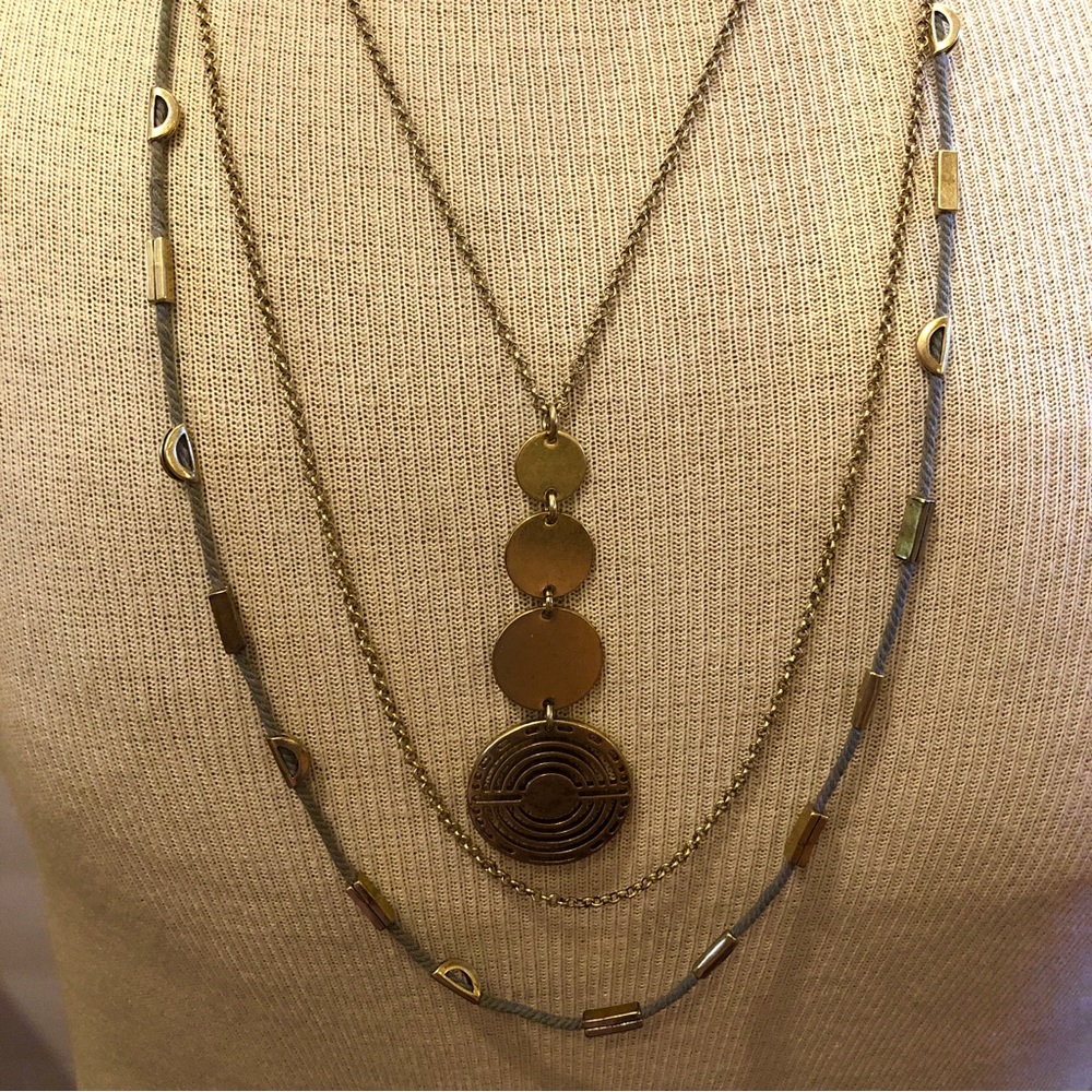 Lucky Brand Necklace triple strand- gold tone with gray cord - 4 circle pendant - Picture 3 of 13